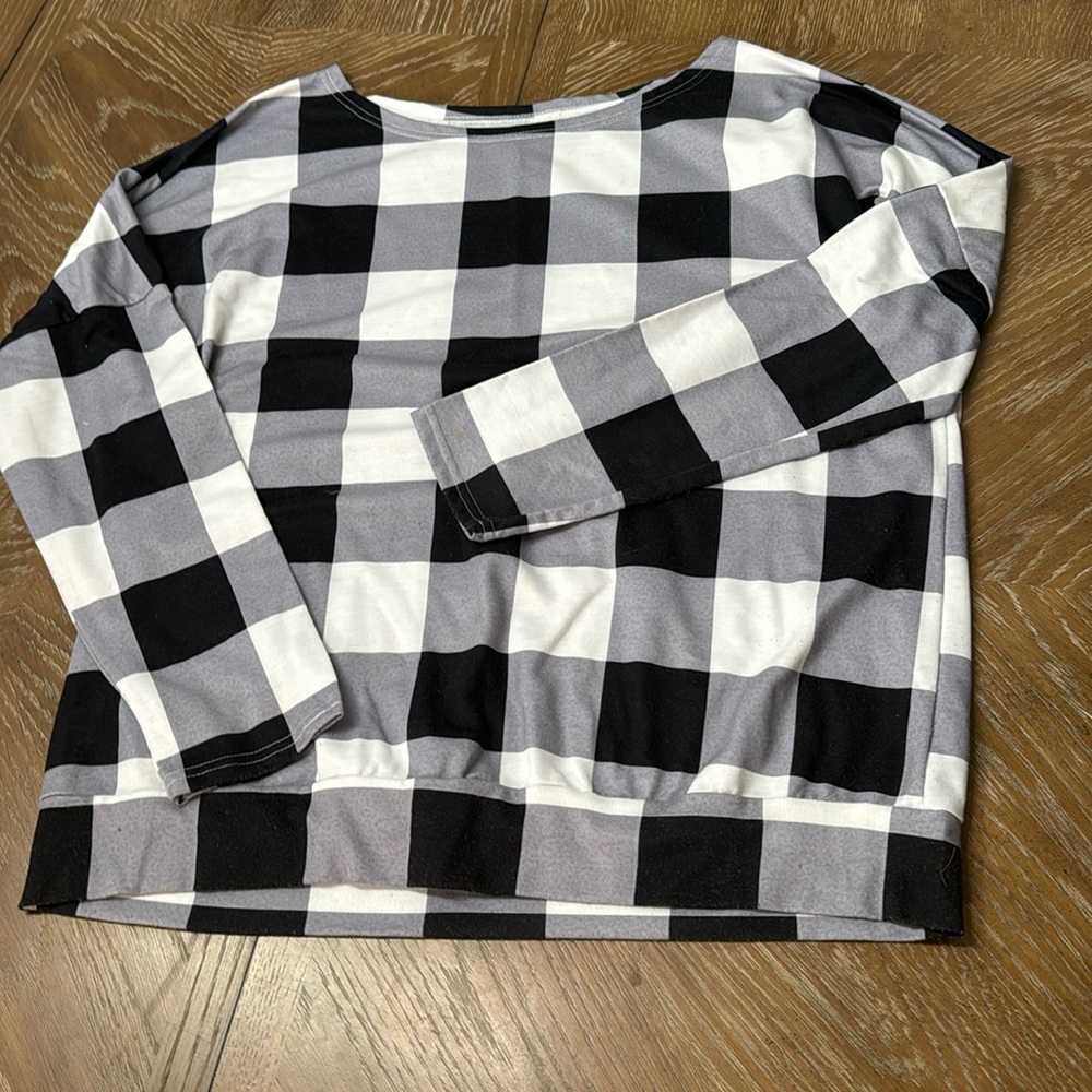 Buffalo Plaid Long Sleeve Top, L